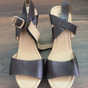 Brown Wedge